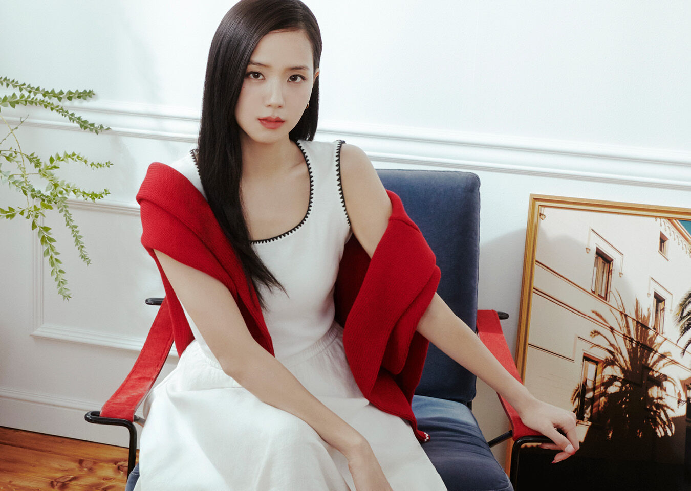 Spring Dresses Spring 2026 arrives with clean silhouettes and confident style, led by JISOO.